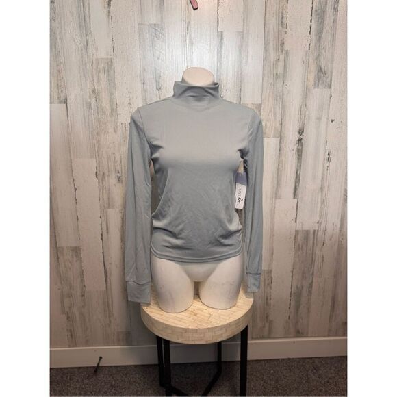 Just be gray long sleeve top size medium - Picture 3 of 7